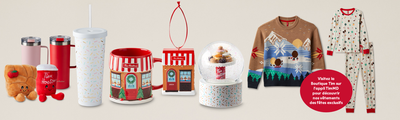 Lors de votre prochaine tournée Tim, vous pourrez vous procurer toute une gamme de cadeaux des Fêtes inspirés de Tim Hortons, y compris une décoration d’arbre, une boule à neige, un camion jouet, des peluches gobelet de café et beignes, des bougies parfumées et une variété de tasses et gobelets.